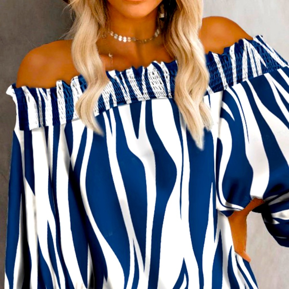 Off shoulders trip print lantern sleeve top